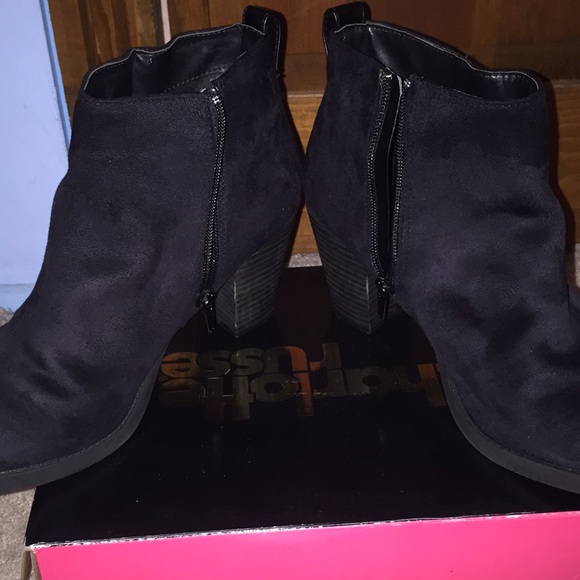 Almond Toe Ankle Booties - Picture 5 of 6